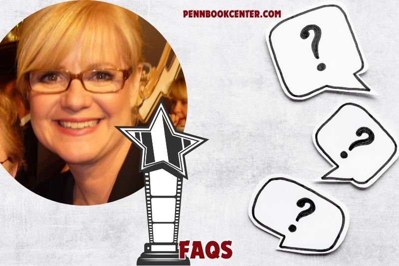 FAQs about Bonnie Hunt