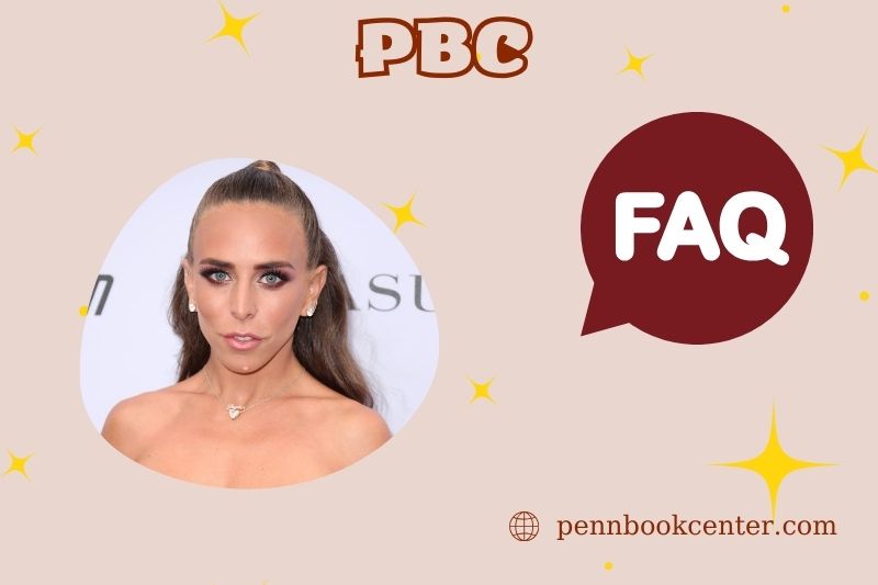 FAQs about Chloe Green