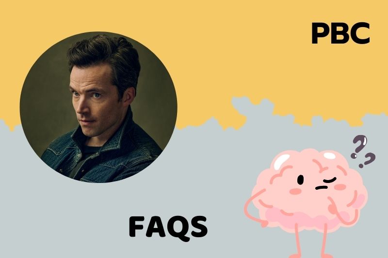 FAQs about Ian Harding