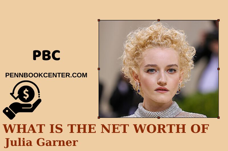 What is Julia Garner's net assets in 2025